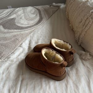 UGG WOMAN Tan MINI BOOTS